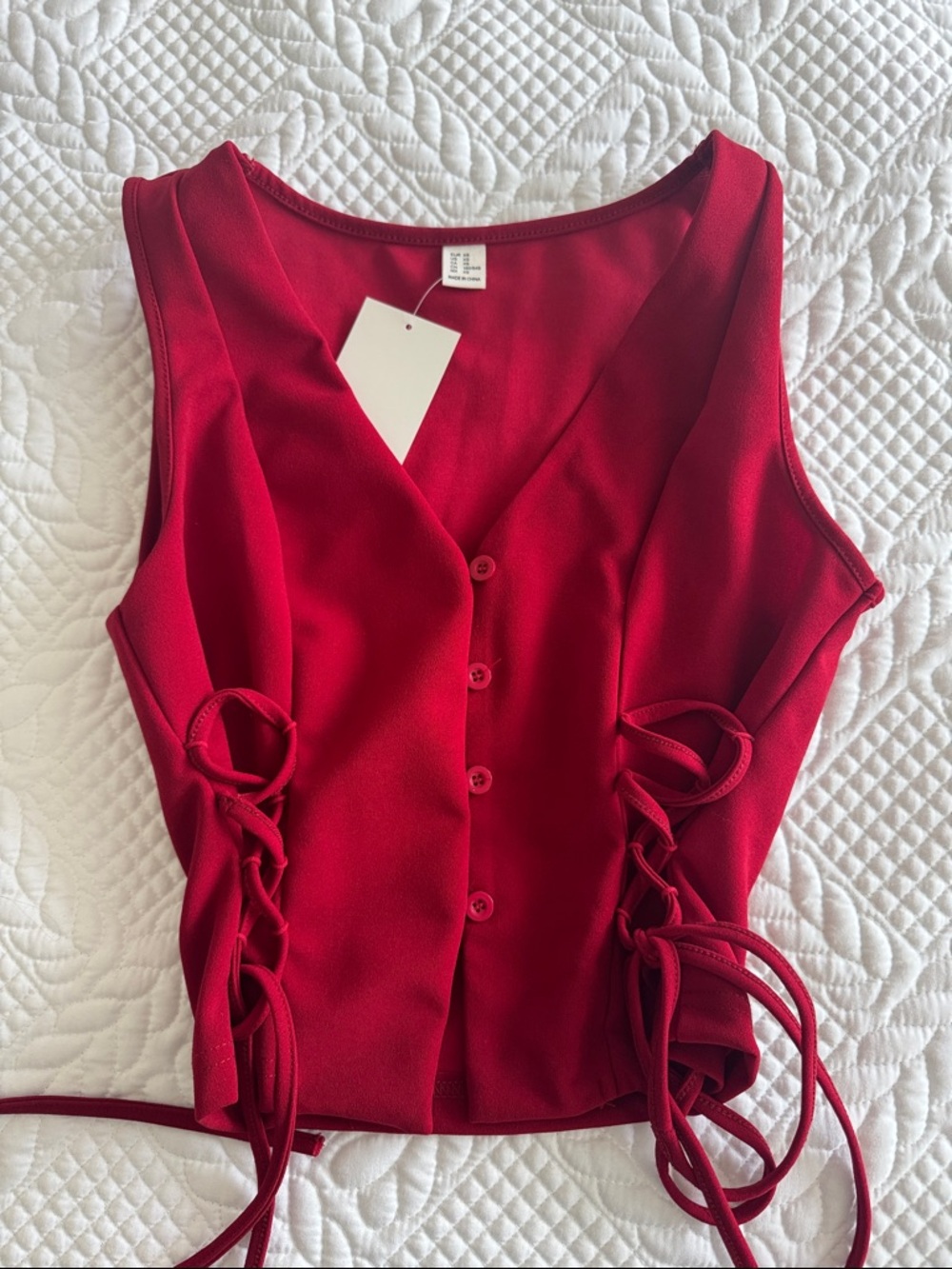 Sleeveless Red Lace-Up Button-Front Tank Top